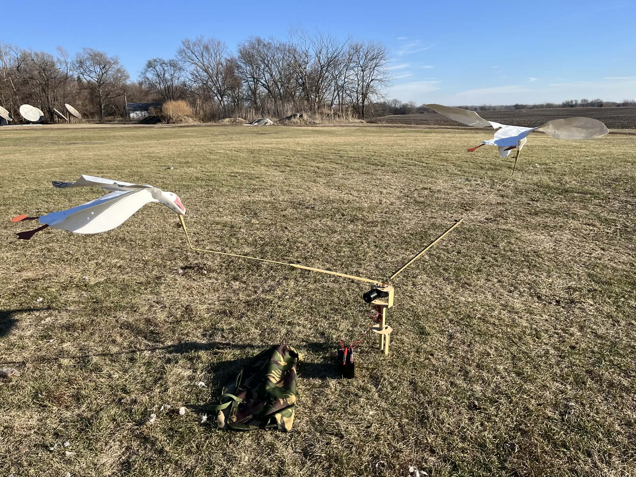 2 Arm Rotary Machine for Flyer Goose Decoys